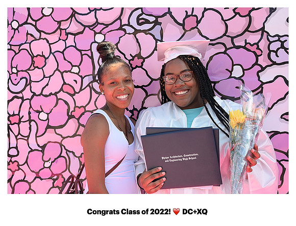 0186__8-12-22_Rainbow-Graduation-Class-2022_XQ