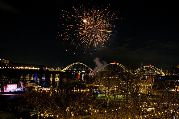 0151__12-13-24_Bain-Company-Holiday-Party-District-Winery-EventPhotojournalism-photography
