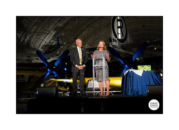 0808_10-11-22_NOBLIS-Retirement_Party-Udvar-Hazy-Center-EventPhotojournalism-event-photographers-Virginia