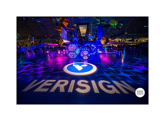 0215__12-3-22__Event_Verisign-Holiday-Party-Udvar-Hazy-Center-EventPhotojournalism-event-photographers-Virginia