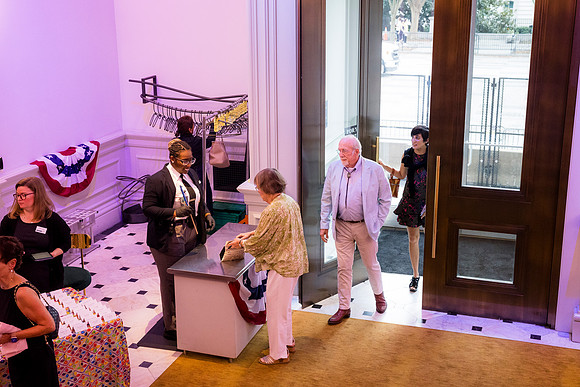 0087_9-26-25_Smithsonian-American-Art-Director-Circle-Dinner-Renwick-Gallery-DC_Event-Photojournalism-photographers