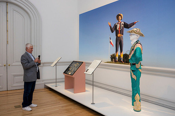 0147_9-26-25_Smithsonian-American-Art-Director-Circle-Dinner-Renwick-Gallery-DC_Event-Photojournalism-photographers