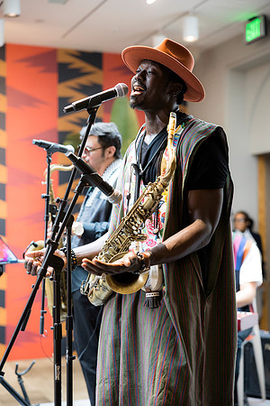 0357H_3-29-25_Smithsonian-Museum-of-African-Art-Cheikh-Ibra-Fam-Concert-Event-Photojournalism