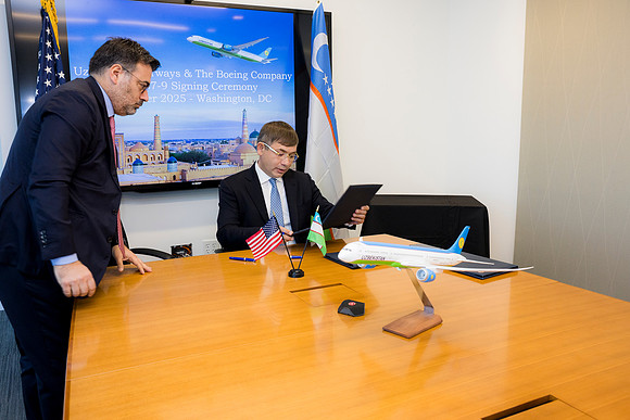 0275__11-6-25_Boeing-Client-Meetings-Arlington-VA-Washington-DC-Event-Photojournalism-photography