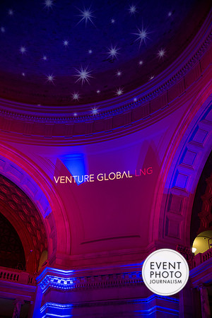 0173__12-8-22_Venture-Global-Holiday-Party-National-Museum-of-Natural-History-Washington-DC-EventPhotojournalism-event-photographers