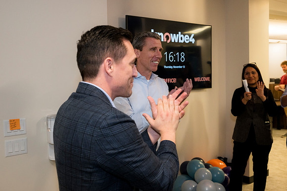 0079__11-13-25_KnowBe4-Office-Opening-Event-Arlington-VA-Event-Photojournalism-photography