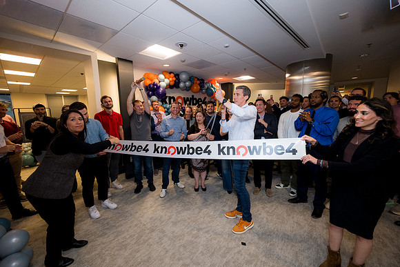 0144__11-13-25_KnowBe4-Office-Opening-Event-Arlington-VA-Event-Photojournalism-photography
