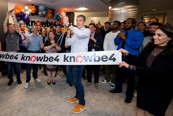 0146__11-13-25_KnowBe4-Office-Opening-Event-Arlington-VA-Event-Photojournalism-photography