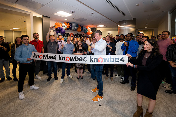0152__11-13-25_KnowBe4-Office-Opening-Event-Arlington-VA-Event-Photojournalism-photography