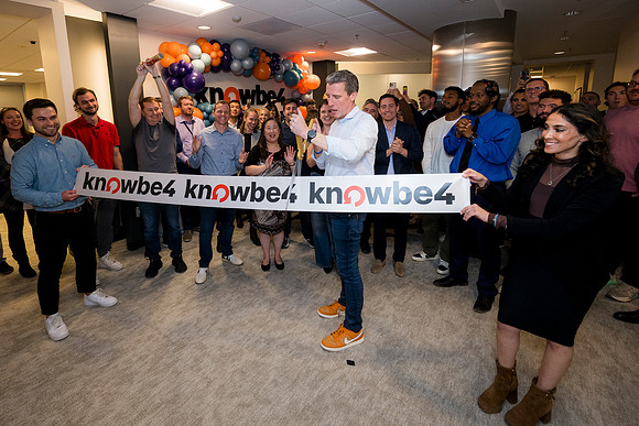 0155__11-13-25_KnowBe4-Office-Opening-Event-Arlington-VA-Event-Photojournalism-photography
