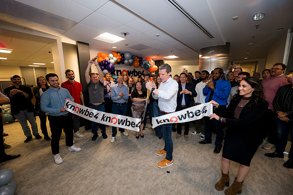0159__11-13-25_KnowBe4-Office-Opening-Event-Arlington-VA-Event-Photojournalism-photography