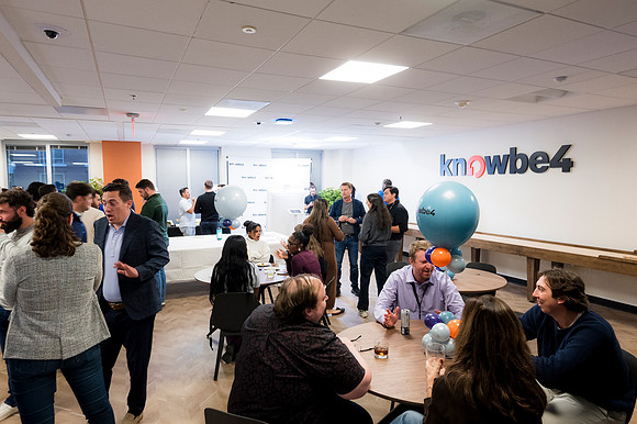 0377__11-13-25_KnowBe4-Office-Opening-Event-Arlington-VA-Event-Photojournalism-photography