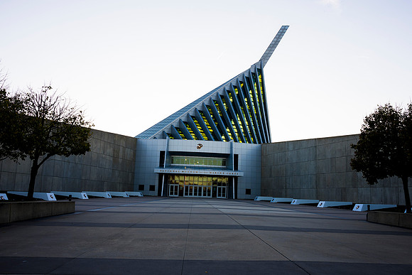 0016_11-13-25_PWC-Make-your-Mark-Awards-Museum-of-The-Marine-Corp-Triangle-VA-Event-Photojournalism-photography