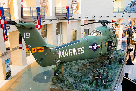 0071_11-13-25_PWC-Make-your-Mark-Awards-Museum-of-The-Marine-Corp-Triangle-VA-Event-Photojournalism-photography
