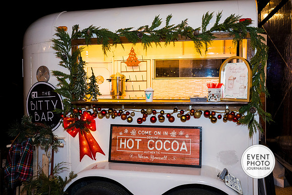0199__11-22-25_Chartis-Federal-Holiday-Party-Leesburg-Virginia-Event-Photojournalism-Holiday-photography