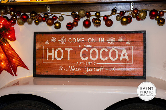 0201__11-22-25_Chartis-Federal-Holiday-Party-Leesburg-Virginia-Event-Photojournalism-Holiday-photography