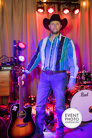 0213__11-22-25_Chartis-Federal-Holiday-Party-Leesburg-Virginia-Event-Photojournalism-Holiday-photography