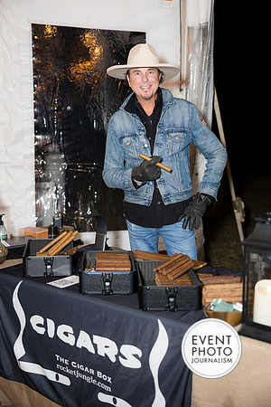 0247__11-22-25_Chartis-Federal-Holiday-Party-Leesburg-Virginia-Event-Photojournalism-Holiday-photography