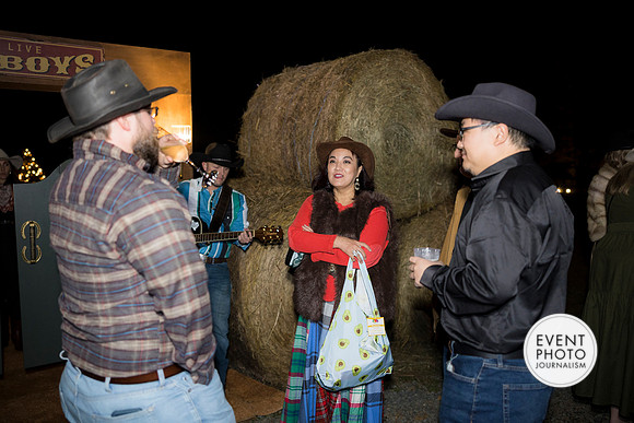 0281__11-22-25_Chartis-Federal-Holiday-Party-Leesburg-Virginia-Event-Photojournalism-Holiday-photography