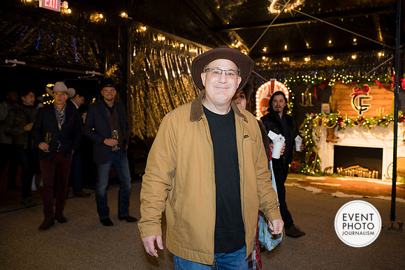 0291__11-22-25_Chartis-Federal-Holiday-Party-Leesburg-Virginia-Event-Photojournalism-Holiday-photography