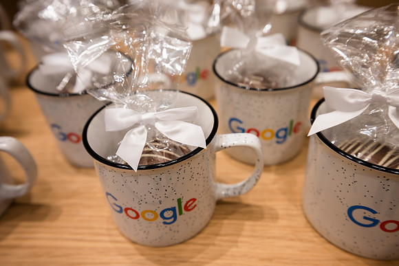 0035__12-1-25_Inkling-LLC-Google-Store_Georgetown-DC-Event-Photojournalism-event-photography