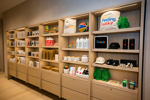 0169__12-1-25_Inkling-LLC-Google-Store_Georgetown-DC-Event-Photojournalism-event-photography