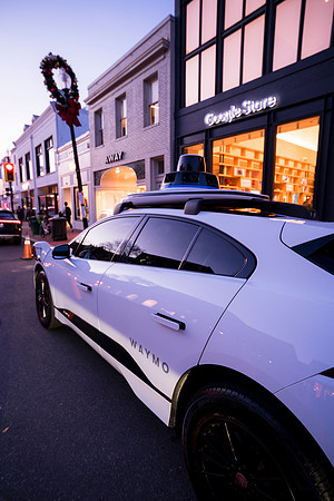 0210__12-1-25_Inkling-LLC-Google-Store_Georgetown-DC-Event-Photojournalism-event-photography