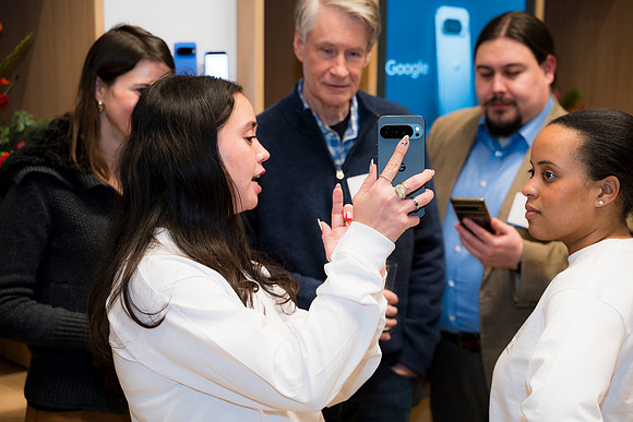 0454__12-1-25_Inkling-LLC-Google-Store_Georgetown-DC-Event-Photojournalism-event-photography