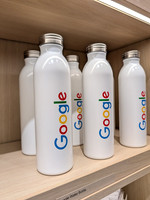 0125__12-1-25_Inkling-LLC-Google-Store-Google-Pixel-Step-Repeat_Georgetown-DC-Event-Photojournalism-event-photography