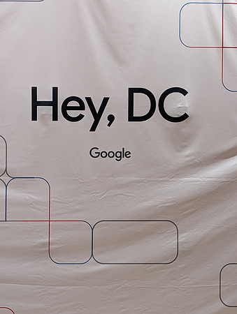 0128__12-1-25_Inkling-LLC-Google-Store-Google-Pixel-Step-Repeat_Georgetown-DC-Event-Photojournalism-event-photography