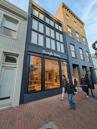 0140__12-1-25_Inkling-LLC-Google-Store-Google-Pixel-Step-Repeat_Georgetown-DC-Event-Photojournalism-event-photography