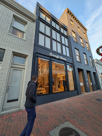 0143__12-1-25_Inkling-LLC-Google-Store-Google-Pixel-Step-Repeat_Georgetown-DC-Event-Photojournalism-event-photography