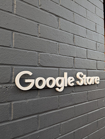 0144__12-1-25_Inkling-LLC-Google-Store-Google-Pixel-Step-Repeat_Georgetown-DC-Event-Photojournalism-event-photography