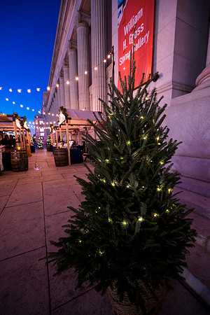 0054__12-3-25_Hyatt-Hotel-DC-Holiday-Party-Postal-Museum-Washington-DC-Event-Photojournalism-event-photography
