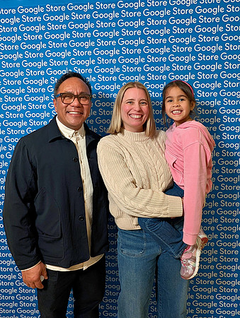 0075__12-4-25-Google-Store--Opening-Georgetown-DC-Google-Pixel-Step-Repeat_Event-Photojournalism-event-photography