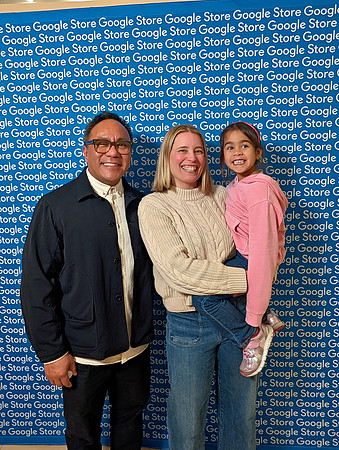 0076__12-4-25-Google-Store--Opening-Georgetown-DC-Google-Pixel-Step-Repeat_Event-Photojournalism-event-photography