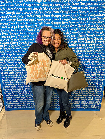 0138__12-4-25-Google-Store--Opening-Georgetown-DC-Google-Pixel-Step-Repeat_Event-Photojournalism-event-photography