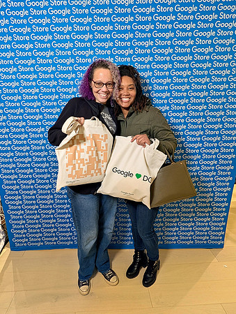 0139__12-4-25-Google-Store--Opening-Georgetown-DC-Google-Pixel-Step-Repeat_Event-Photojournalism-event-photography