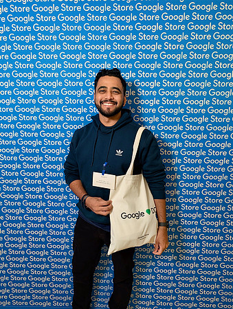 0162__12-4-25-Google-Store--Opening-Georgetown-DC-Google-Pixel-Step-Repeat_Event-Photojournalism-event-photography