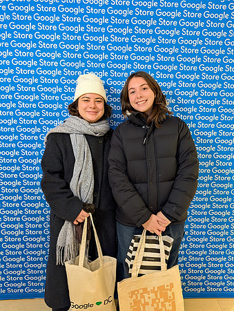 0006__12-5-25-Google-Store--Opening-Georgetown-DC-Google-Pixel-Step-Repeat_Event-Photojournalism-event-photography