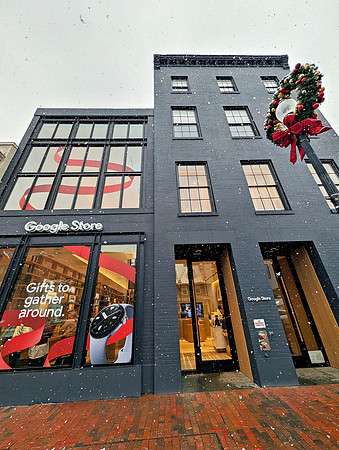 0011__12-5-25-Google-Store--Opening-Georgetown-DC-Google-Pixel-Step-Repeat_Event-Photojournalism-event-photography