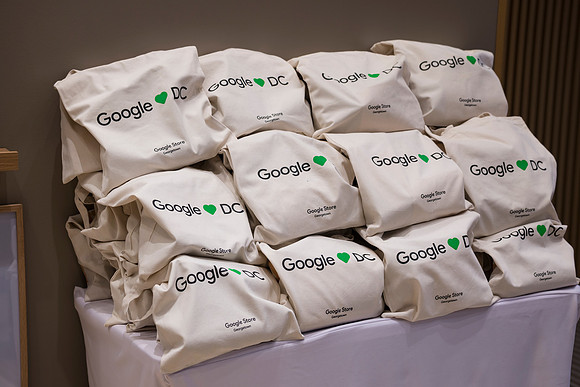 0009__12-4-25_Google-Store-Opening-Event-Georgetown-Washington-DC-Event-Photojournalism-event-photography