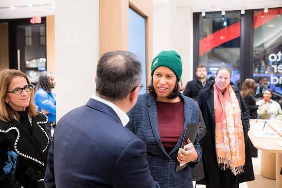 0076__12-4-25_Google-Store-Opening-Event-Georgetown-Washington-DC-Event-Photojournalism-event-photography