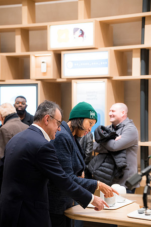 0114__12-4-25_Google-Store-Opening-Event-Georgetown-Washington-DC-Event-Photojournalism-event-photography