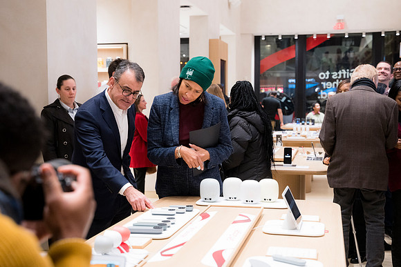 0128__12-4-25_Google-Store-Opening-Event-Georgetown-Washington-DC-Event-Photojournalism-event-photography