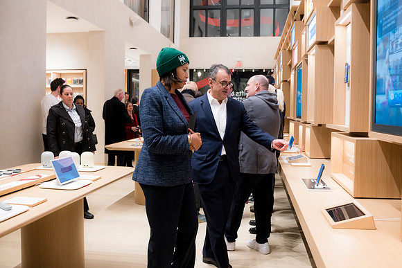 0133__12-4-25_Google-Store-Opening-Event-Georgetown-Washington-DC-Event-Photojournalism-event-photography