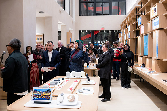 0156__12-4-25_Google-Store-Opening-Event-Georgetown-Washington-DC-Event-Photojournalism-event-photography