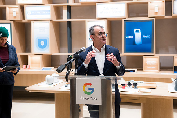0168__12-4-25_Google-Store-Opening-Event-Georgetown-Washington-DC-Event-Photojournalism-event-photography
