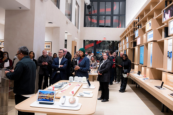 0175__12-4-25_Google-Store-Opening-Event-Georgetown-Washington-DC-Event-Photojournalism-event-photography