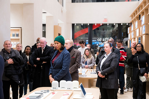0186__12-4-25_Google-Store-Opening-Event-Georgetown-Washington-DC-Event-Photojournalism-event-photography